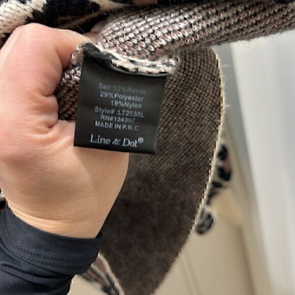 NWT - Line & Dot Leopard Sweater Size Small - Picture 7 of 11